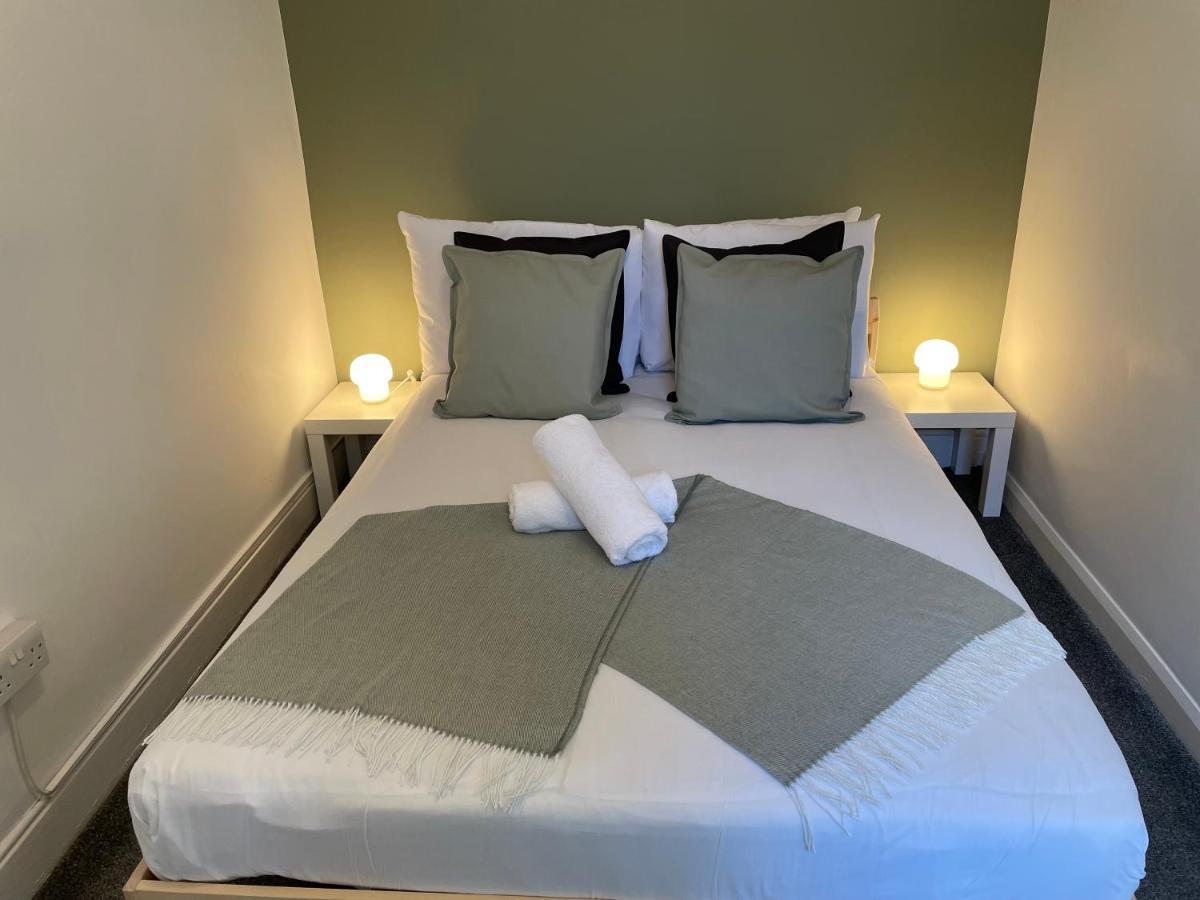Kitchener - Wonderful 2-Bedroom Apt Sleeps 5 Free Parking Free Wifi Gateshead Luaran gambar