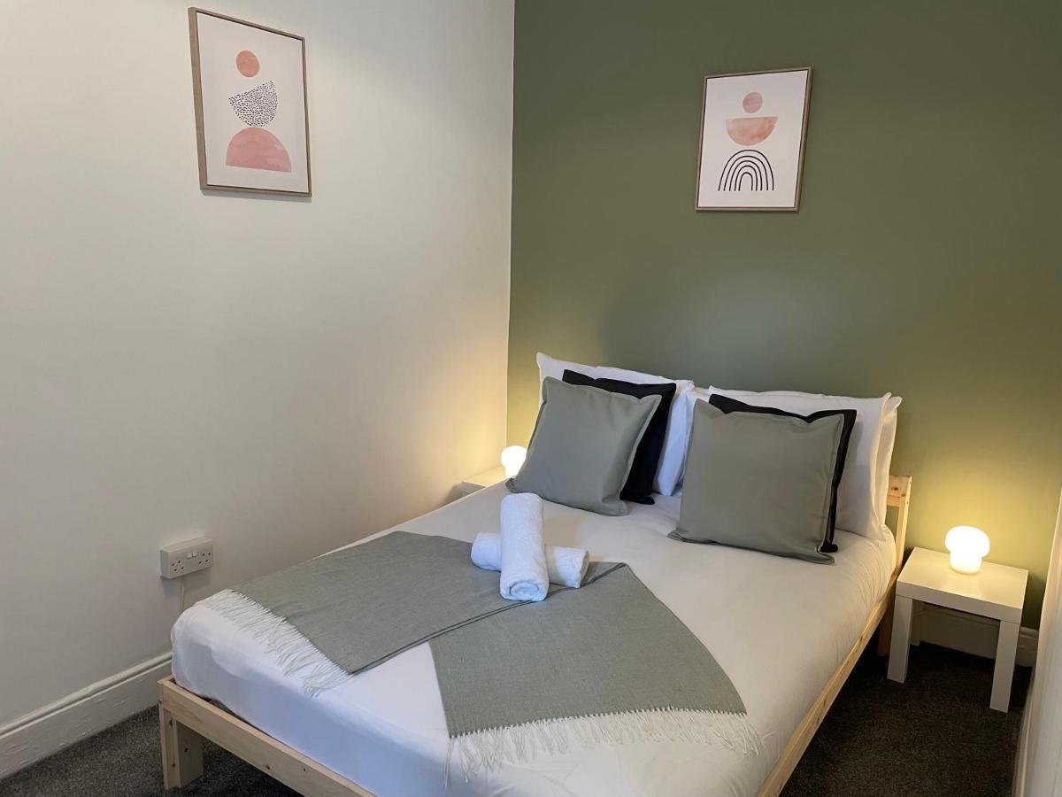 Kitchener - Wonderful 2-Bedroom Apt Sleeps 5 Free Parking Free Wifi Gateshead Luaran gambar