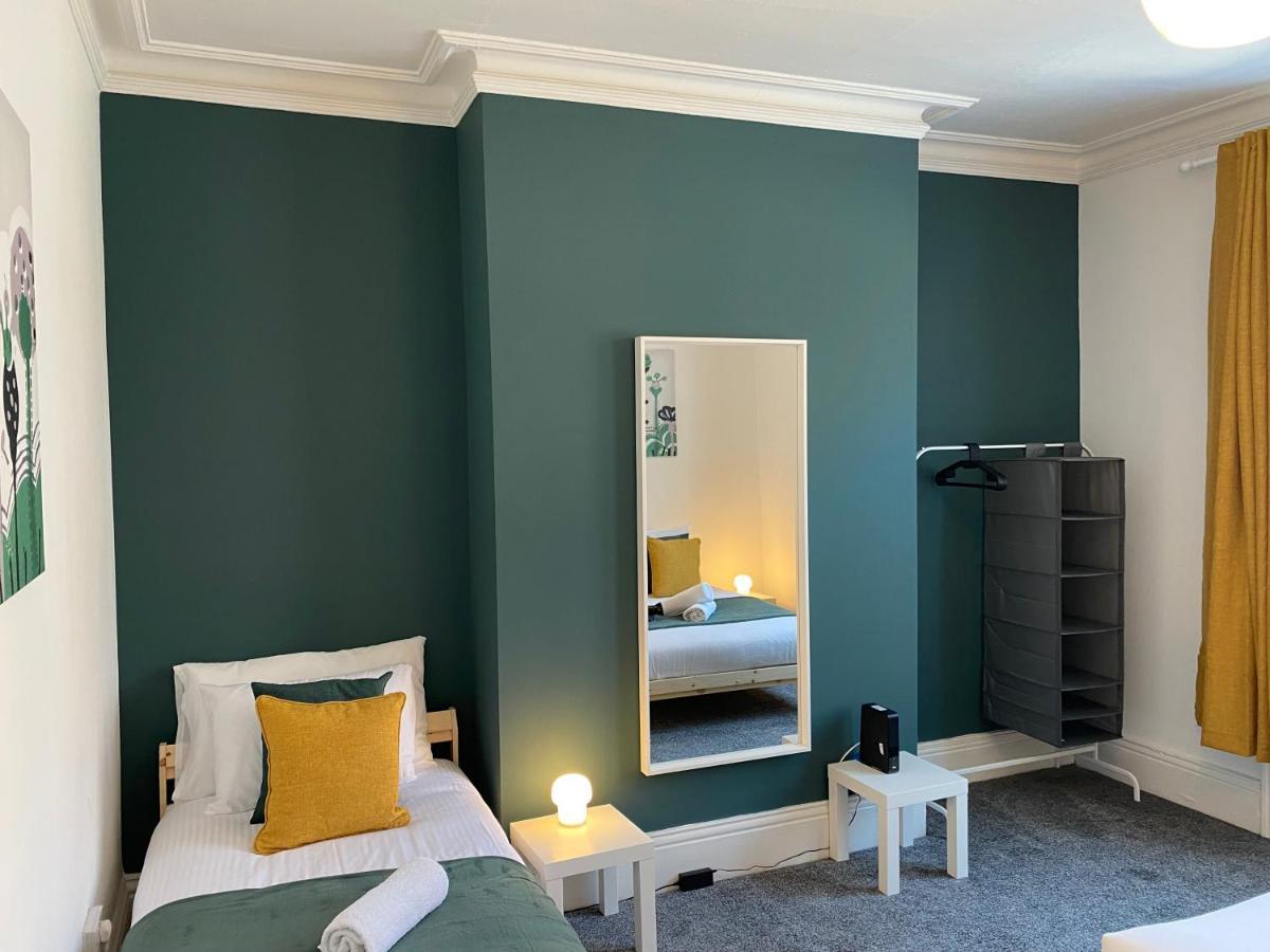 Kitchener - Wonderful 2-Bedroom Apt Sleeps 5 Free Parking Free Wifi Gateshead Luaran gambar