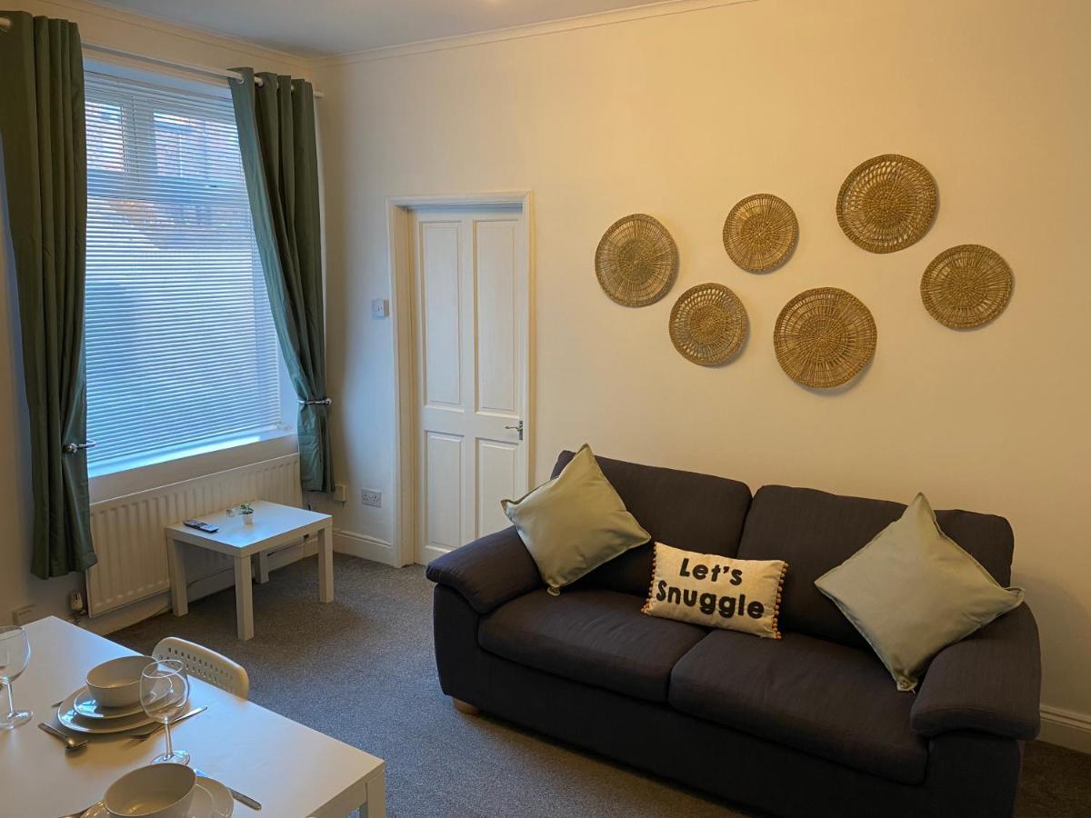 Kitchener - Wonderful 2-Bedroom Apt Sleeps 5 Free Parking Free Wifi Gateshead Luaran gambar